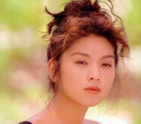 饭岛直子为何在GEORGIA广告中称为“舒适系”称呼？