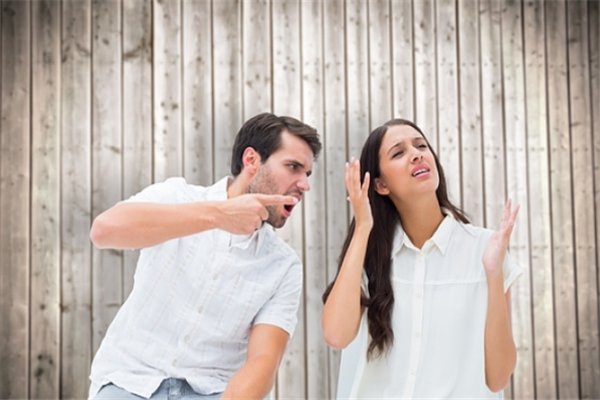 发现老公和女儿暧昧,我该怎么办?