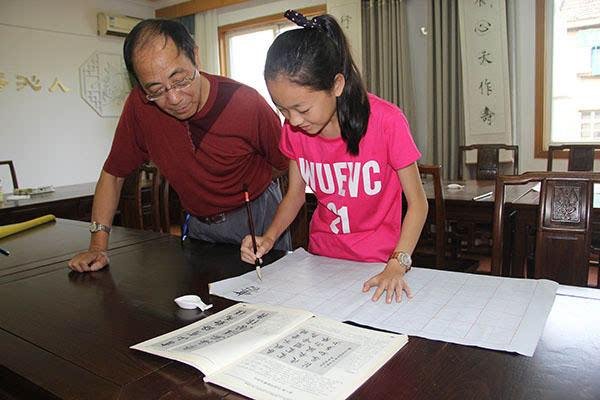 日作诗两千首女孩卖课收费五千,你会愿意去上她的课吗?