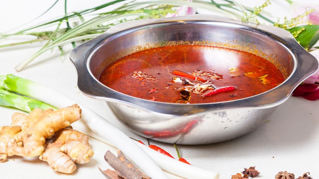 广州一男子爱吃火锅双手痛风似生姜，长期吃火锅对身体有何危害？