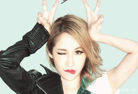 萧亚轩发文,鼓励自己走出第17段失败的感情,她如今的现状如何?