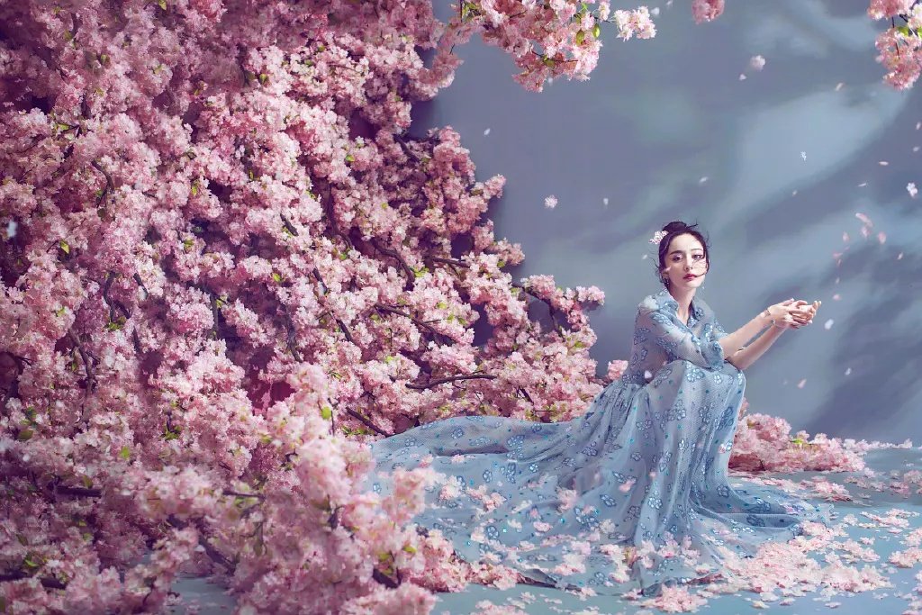 杨幂描画“敖丙大人”被质疑代画,杨幂的素描真的好吗?