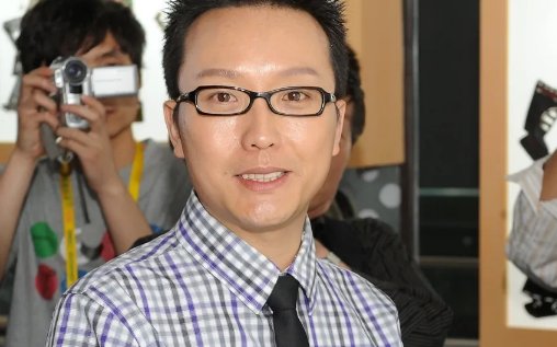 李玉刚新歌《阿里郎回故乡》上线，他是怎样出道的？