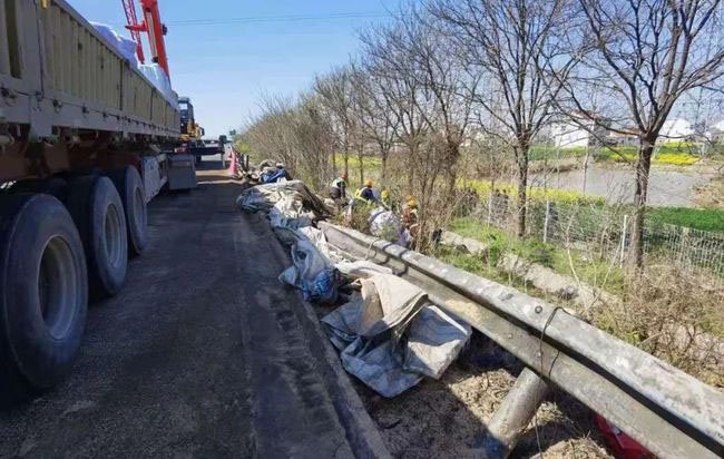 江苏发生重大交通事故已致11人死亡，事故具体怎么发生的？