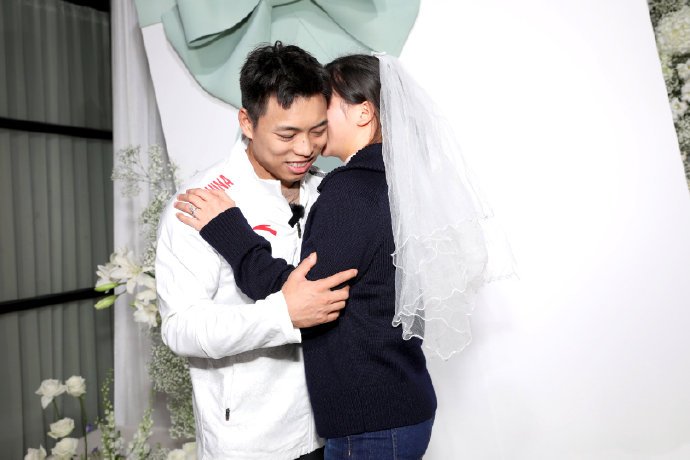 谌利军求婚成功了，你觉得他们之间般配吗？