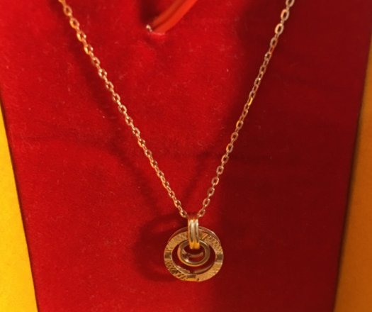 女士带的金项链多少克合适？一克多少钱？