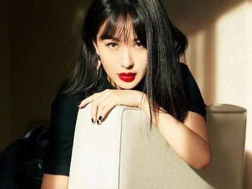 李菲儿为假唱道歉,该说她是诚实?还是太胆大?