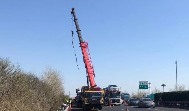 江苏发生重大交通事故已致11人死亡，事故具体怎么发生的？