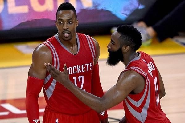 湖人主场迎战黄蜂，霍德华8投8命中率，这是幸运还是状态回归？