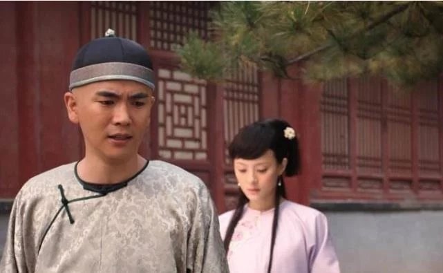 甄嬛传:暖情酒那夜,温太医一口就尝出问题,为何还连饮三杯?