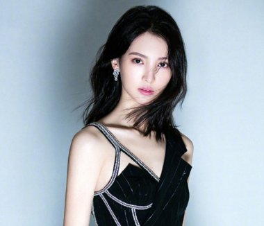 金晨收工后，变成疯狂干饭人，网友对此有何评价？