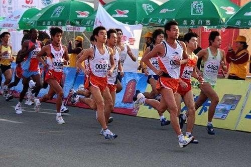 马拉松跑进两小时到底有多不容易？