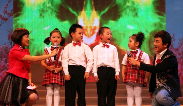 求音乐：我和祖国一起飞的歌词