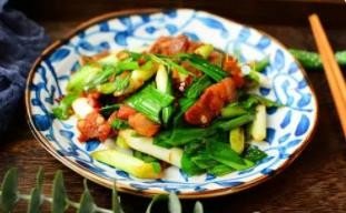 青蒜炒腊肉的经典做法？