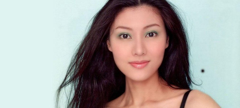 李嘉欣豪掷八千万港元买豪宅连车位，豪门生活真的有表面那么风光吗？