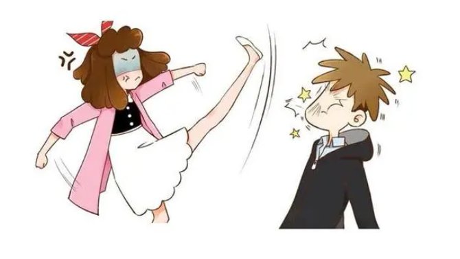 辽宁一高校男生多次当众掌掴女友，为何女生却无动于衷？