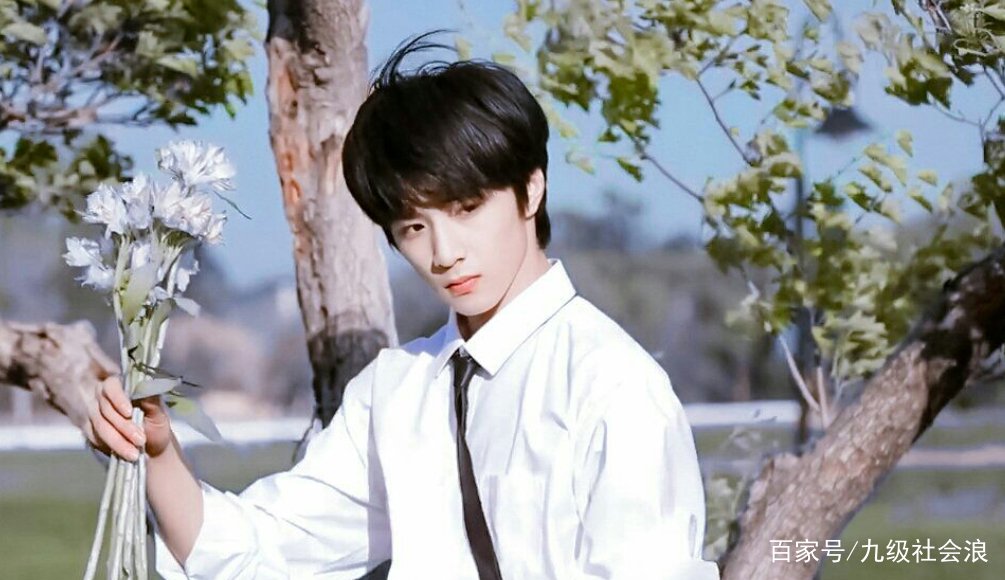 刘耀文的中考成绩，体育分比总分抢镜，给时代峻峰争了口气。怎么回事？