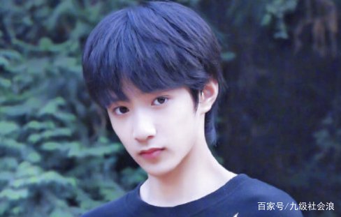 刘耀文的中考成绩，体育分比总分抢镜，给时代峻峰争了口气。怎么回事？