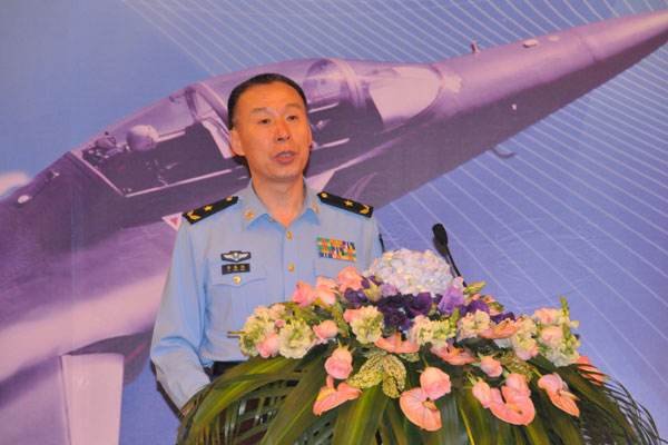 放弃保送北大去当空军飞行员，这样的学霸都是怎么炼成的？