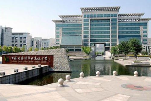 因爆炸已致9死10伤，无锡小吃店发生燃气爆炸事故的主要原因是什么？