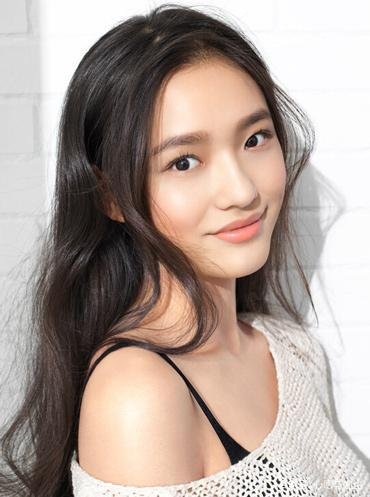 林允的小号被公开，各种安利吃穿，你有关注过哪些明星的小号吗？