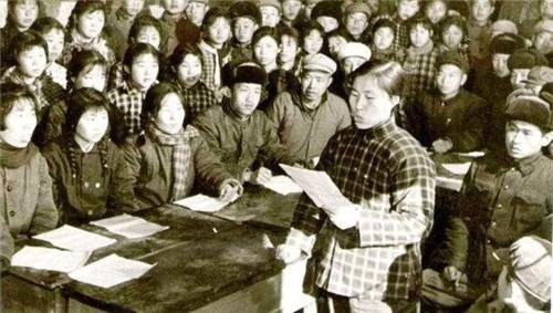 当年那位被众人怂恿,嫁给文盲农民的27岁河北女大学生,近况如何?