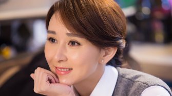 胡静一家人吃饭场面堪比吃“自助餐”，她家到底有多少钱？