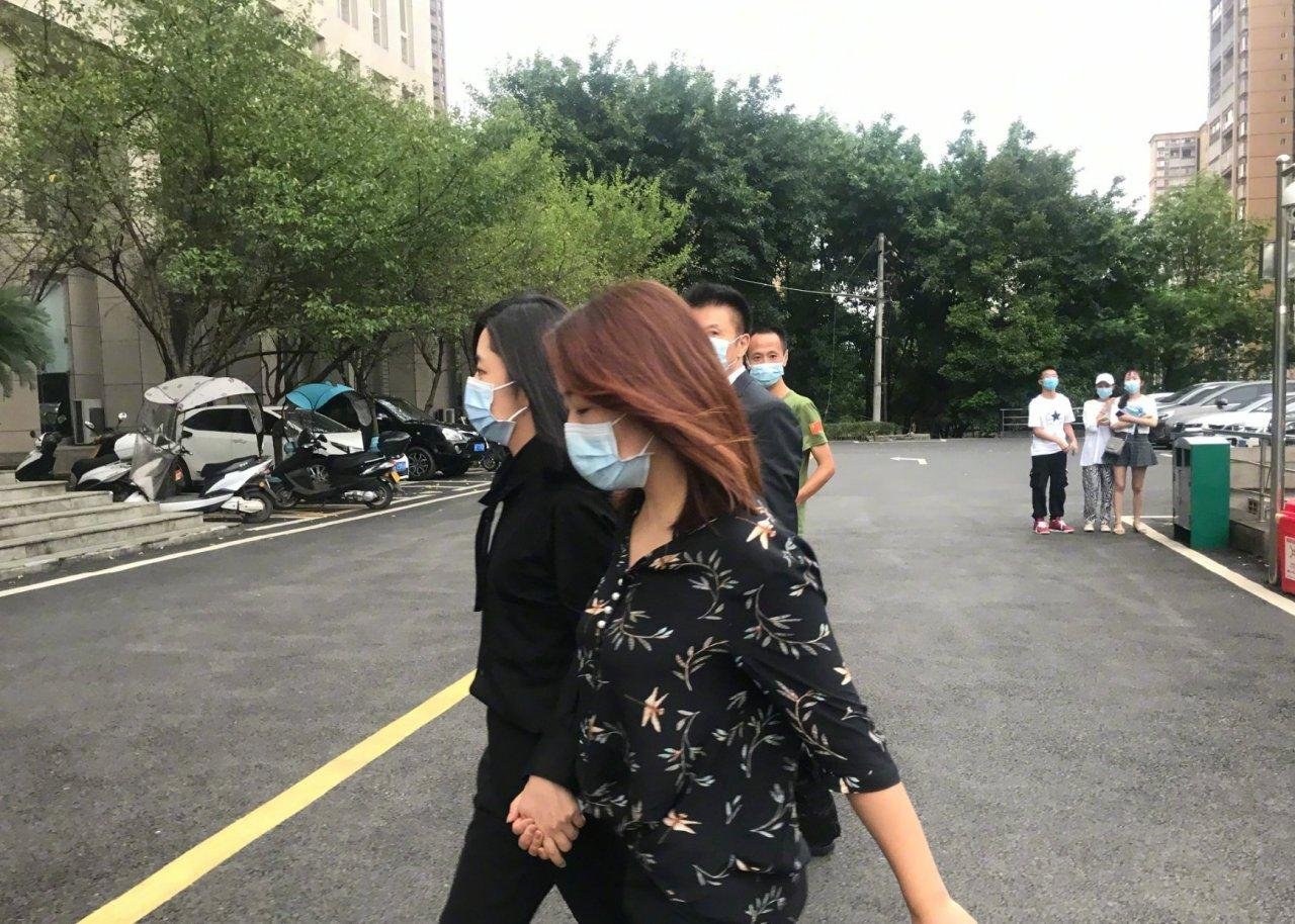 谭松韵母亲被撞死一案开庭的庭审结果如何？