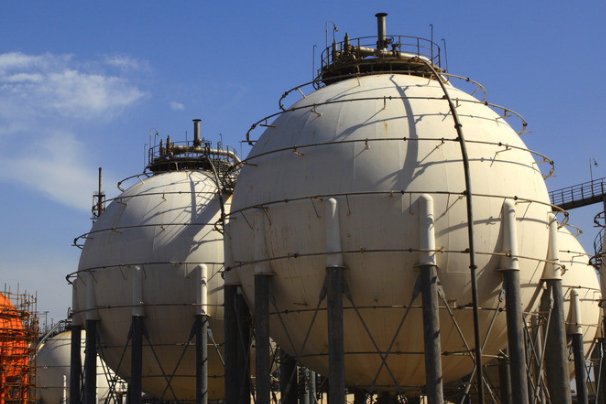 为什么国际油价一直下跌，中国的石油价格一直上涨？