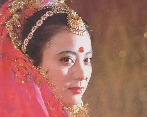 李玲玉经历跨国婚、两次离婚抑郁症，如今怎样了？