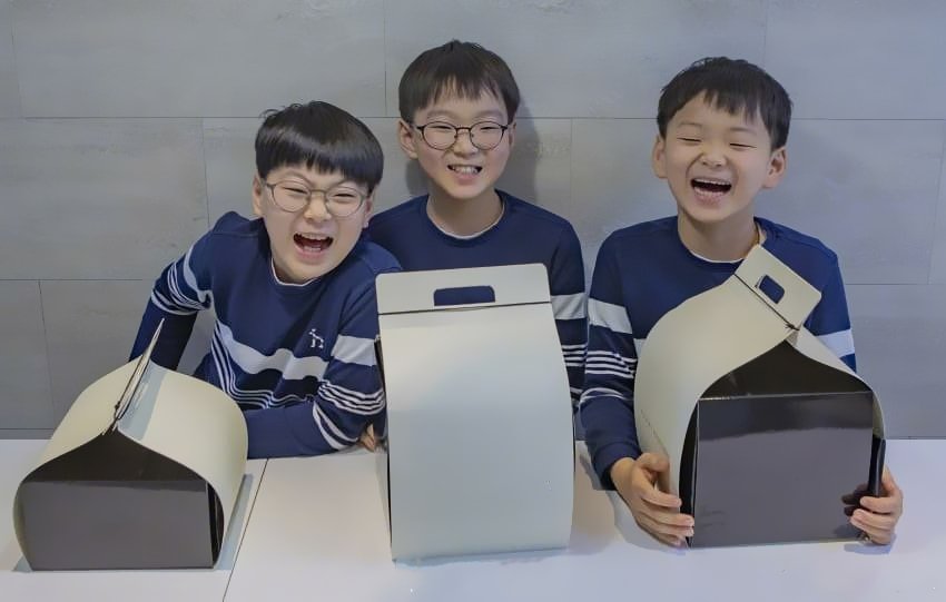 宋家三胞胎9岁生日合照,照片内容都呈现了什么信息?