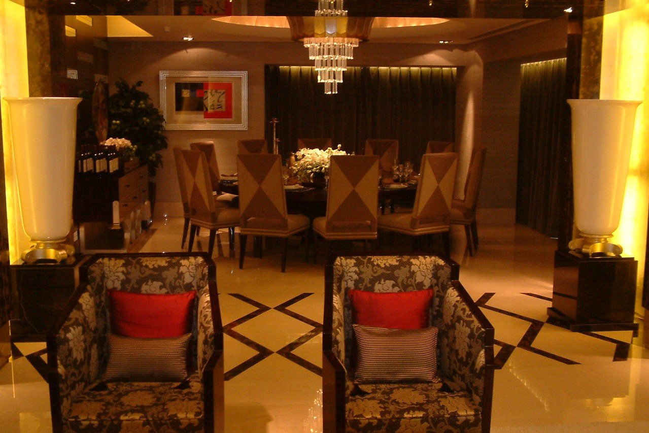 成龙北京两套豪宅将被拍卖，拍卖原因是什么？