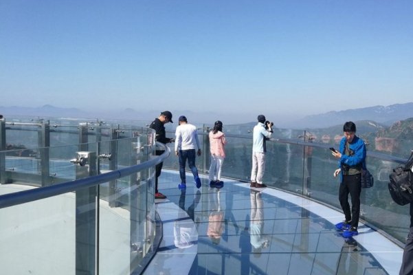 河南这个景点有多吓人，居然超越美国最险U型玻璃环廊？