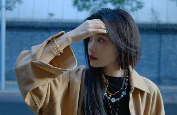 李汶翰为啥还敢在粉丝眼皮子底下秀恩爱？