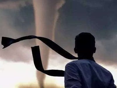 关于陕西新人结婚当天出现小龙卷风一事，你有何看法？