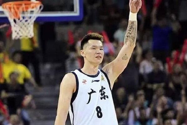 CBA最美老板娘身价40亿,朱芳雨为她拼尽全力,身上纹了什么引热议?