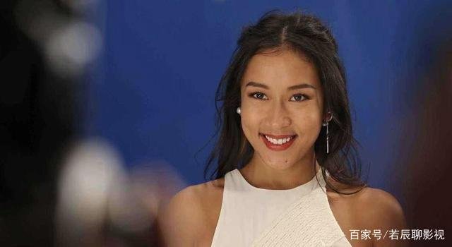 吉克隽逸再被批卖惨，称酒店听见疑似女孩哼唧声，评论区的画风如何？