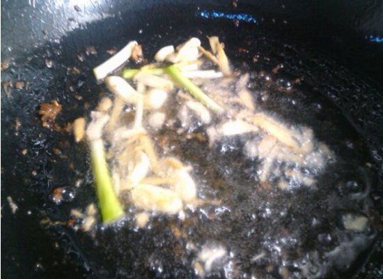 猪肝可以和青椒一起炒吗？