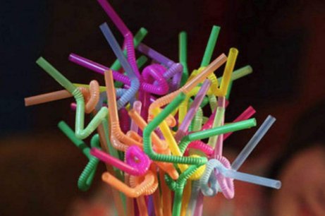 塑料吸管年底将禁用的原因是什么？