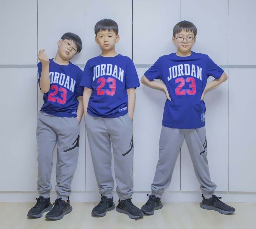 宋家三胞胎9岁生日合照,照片内容都呈现了什么信息?