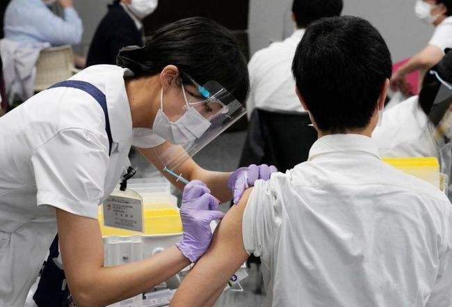 打新冠疫苗之前,哪些食物是千万不能吃的?