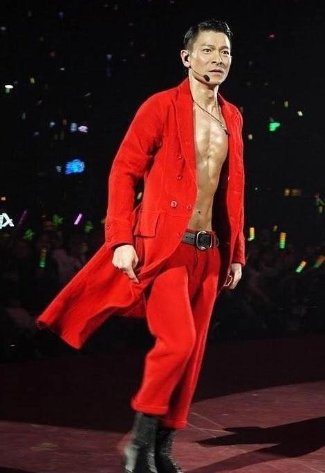 刘德华女儿正面照,模样清秀接地气,简直就是女版刘天王,你怎么看?