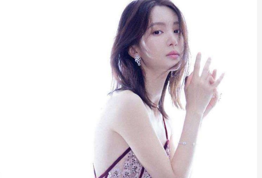 网曝金晨和董又霖分手,男方的老板为何说金晨喜欢炒作?