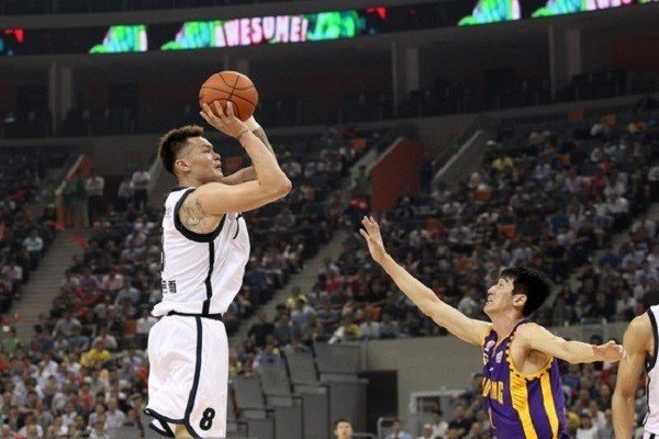 CBA最美老板娘身价40亿,朱芳雨为她拼尽全力,身上纹了什么引热议?