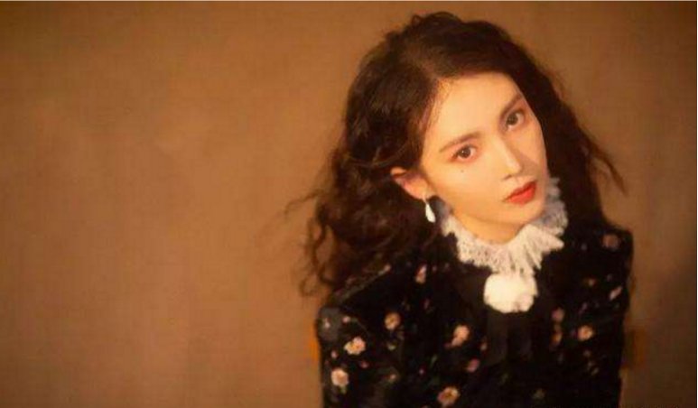 网曝金晨和董又霖分手,男方的老板为何说金晨喜欢炒作?