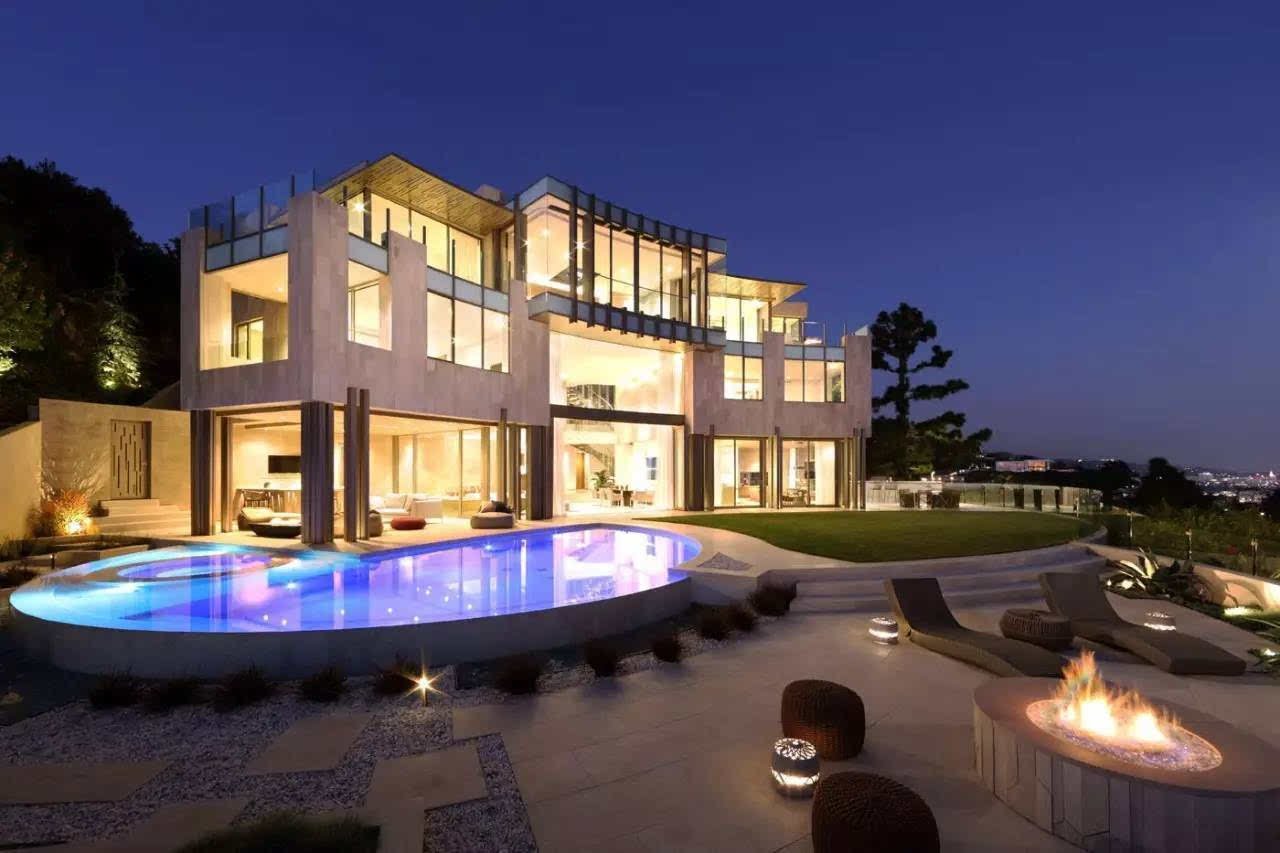 成龙北京两套豪宅将被拍卖，拍卖原因是什么？