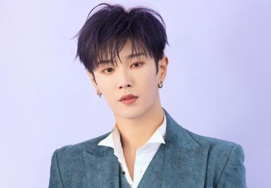 李汶翰为啥还敢在粉丝眼皮子底下秀恩爱？