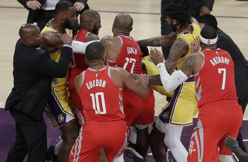 朗多为何会很讨厌保罗，是什么原因让他如此讨厌保罗？