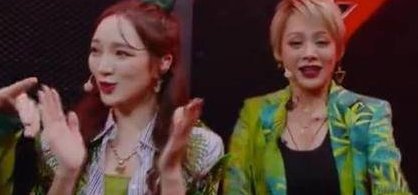 宁静唱孝庄秘史主题曲拉票，你觉得宁静台上的表现如何？