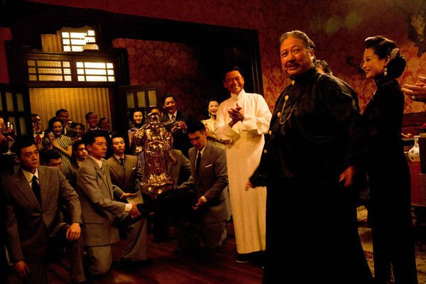 黄金荣下场凄凉扫大街，儿媳为何卷走他所有财产？